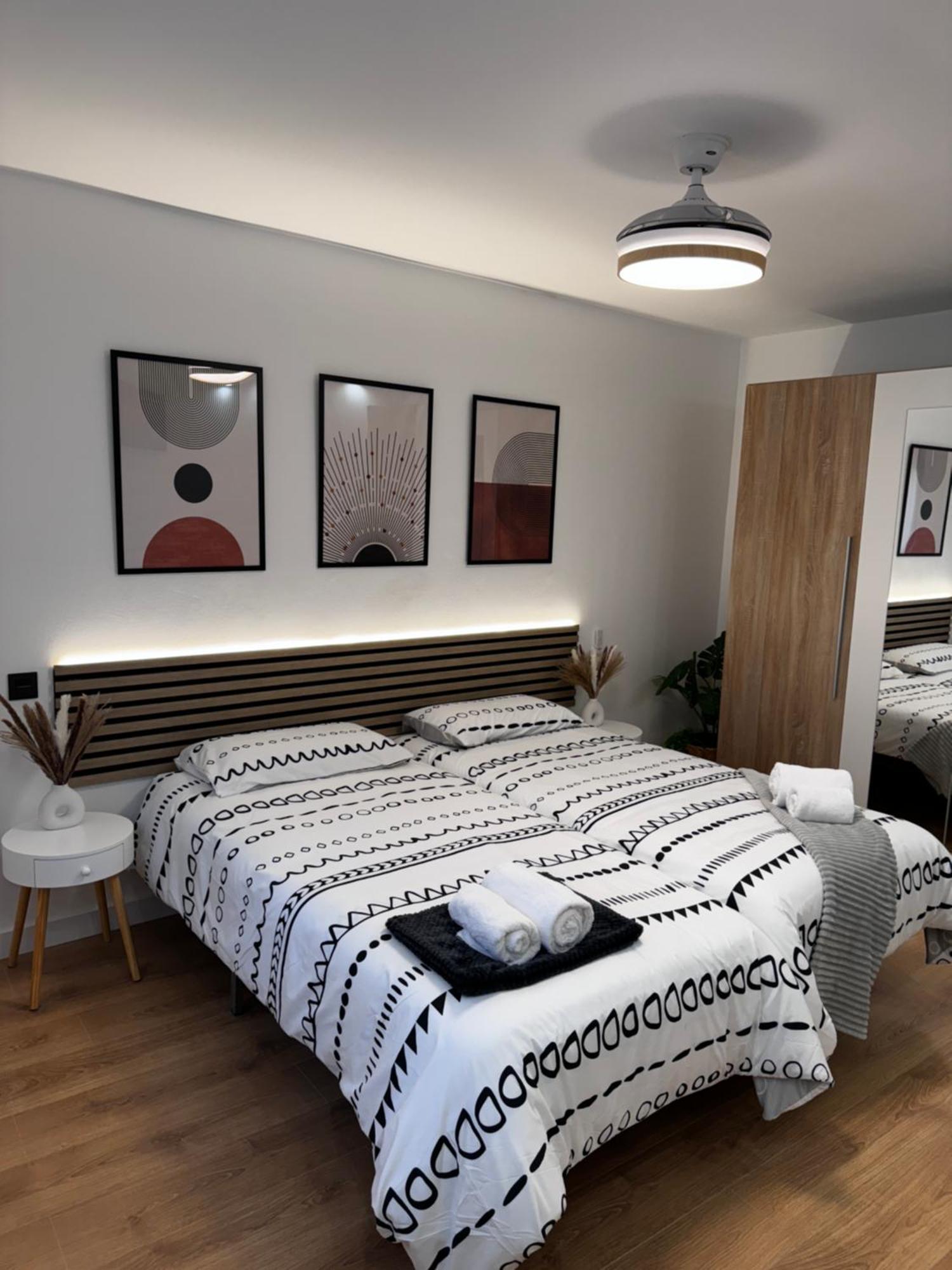 La Plaza Del Pilar Apartment Zaragoza Luaran gambar